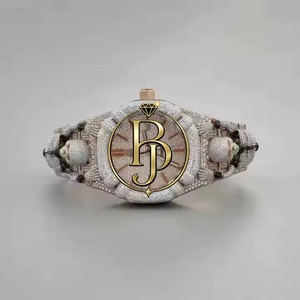 Montre de luxe à quartz analogique avec motif tête de mort, en verre et acier inoxydable, écologique, affichage jour/date, légère, résistante à l'eau 10 bars - Product Image 4