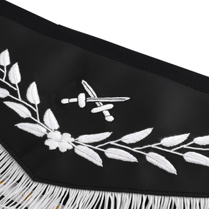 Delantal Reversible de Piel de Cordero de los Caballeros Templarios con Insignias Bordadas Blancas en Cuero Negro - Product Image 3