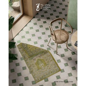 Alfombra de Oración Islámica de Viscosa Suave de Excelente Calidad, Elegante Alfombra Musulmana para Namaz, Alfombra de Adoración Premium para el Hogar y Viajes en Venta - Product Image 6