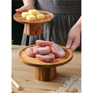 Support à gâteau en bois fait main, rustique, rond, sur piédestal, pour la présentation de desserts lors de mariages, anniversaires et pour la décoration de boulangeries professionnelles - Product Image 6