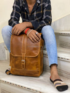 New Style Vintage Look Brown Crunch <b>Leather</b> Backpack Travel Backpack Office <b>Leather</b> Large Capacity Travel <b>Bag</b> for <b>Men</b> and Women - Product Image 2