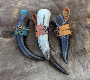 Grande corne à boire Viking personnalisée corne de buffle en agate avec support sculpté style animal et religieux pour boissons - Product Image 4