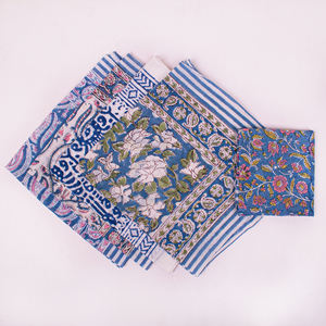 Pañuelo Cuadrado de Algodón Estampado a Mano con Diseños Florales de Jaipur, Ideal para Mujer, Suave al Tacto, para las Cuatro Estaciones - Product Image 4