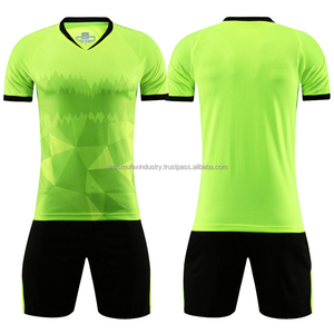 Uniforme de fútbol para hombres adultos al mejor precio, personalizado, al por mayor, fabricado para jugadores de equipo, nueva mejor ropa deportiva - Product Image 6
