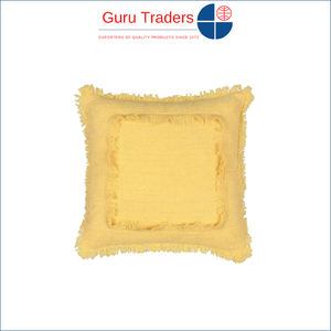 Personnalisation disponible pour des taies d'oreiller douces et durables de qualité supérieure, housses de coussin au design moderne pour les achats en gros en provenance d'Inde. - Product Image 5