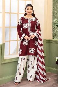 Salwar Kameez Traditionnel pour Femme, Élégant, Noir, en Chiffon Modal, Broderie Florale, Longueur au Sol, pour Mariage, par Fashionista International - Product Image 4