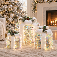 Boîtes cadeaux de Noël lumineuses, ensemble de 3 pièces avec cadre en treillis tissé et lumière chaude pour l'affichage dans les halls d'hôtels