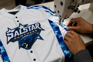 Camisetas de Béisbol Personalizadas de Alta Calidad al por Mayor, Camisetas de Moda en Tendencia, Logotipos de Patrocinadores, Uniformes de Béisbol de Secado Rápido, 100% Poliéster - Product Image 4