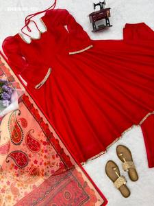 Traje Anarkali de Diseñador con Seda Tabby, Encaje con Espejos, Mangas Elegantes y con Vuelo, Cuello de Diseñador y Dupatta Estampada Plazzo - Moda Femenina - Product Image 2
