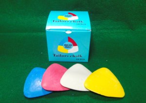 Craie de tailleur triangulaire DK-472A |   Accessoire de couture portable et écologique, coloré, au design simple, disponible en quatre couleurs - Product Image 5