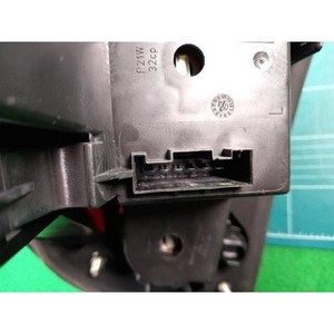 ไฟท้ายซ้ายมือสอง รุ่น 5 ซีรีส์ 7165737 - Product Image 6