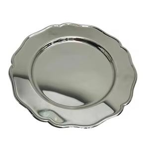 Assiette de présentation décorative en métal de luxe pour la mise en scène des tables d'hôtels, restaurants et événements - Product Image 3