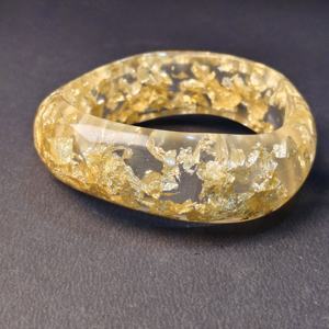 Elegante Brazalete de Acrílico Transparente con Incrustaciones de Hojas Doradas, Brazalete de Resina Transparente para Regalo de Boda, Ecológico - Product Image 2