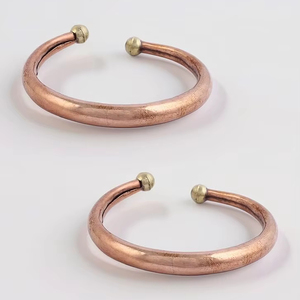 Bracelet magnétique en cuivre fait main unisexe, forme personnalisée, poli à la main, placage naturel, design tendance, idéal pour les fêtes d'anniversaire - Product Image 1
