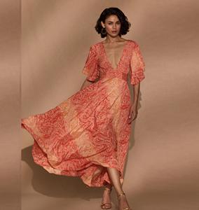 เดรสแม็กซี่คอวีลึกสำหรับผู้หญิงพร้อมเชือกผูกด้านหลังพิมพ์ลายดอกไม้เดรสยาวโบโฮพลิ้วไหวพร้อมแขนระบายคละสี - Product Image 1