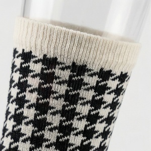 Chaussettes pour hommes, motif pied-de-poule, tricotées, respirantes, coton, polyester, élasthanne, style classique pour tous les jours, automne - Product Image 4