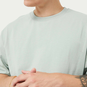 เสื้อยืดคอกลมแขนสั้นผู้ชายผ้าฝ้ายแท้ 100% แบบสั่งทำ OEM สีทูโทน สวมใส่สบาย ระบายอากาศได้ดี แห้งเร็ว ทรงปกติ เหมาะสำหรับออกกำลังกาย - Product Image 2