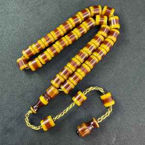 Tasbih de cuentas de resina de dos tonos con acabado liso, colores equilibrados y agarre cómodo, ideal para la oración diaria. - Product Image 3