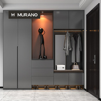 Mobile ingresso moderno senza maniglie con specchio a figura intera, appendiabiti scanalato e scarpiera modulare per corridoio