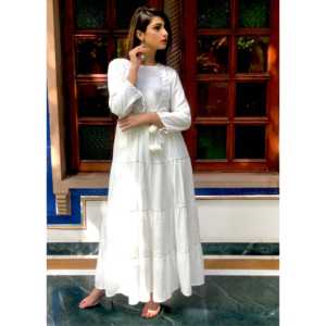 ชุดเดรสทรงเอไลน์สีขาวผูกด้านหน้า ประดับด้วยงานปักลายกอตต้าสีเงิน โดดเด่นด้วยดีไซน์เอวเข้ารูป - Product Image 4