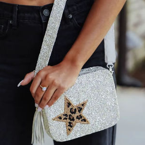 กระเป๋าถือสะพายไหล่ทรงสี่เหลี่ยมผ้าสีเงินลายเสือดาวประดับลูกปัด ราคาสุดคุ้ม สายสะพายถอดได้ พร้อมซิปสำหรับผู้หญิง - Product Image 1