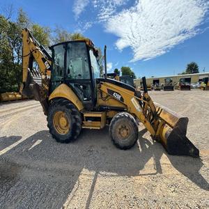 Chargeuse-pelleteuse CAT 420E de qualité supérieure offrant une commande hydraulique fiable, une performance de godet robuste et une maniabilité aisée - Product Image 6
