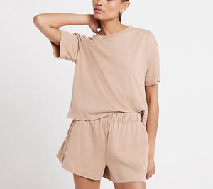 Ensemble short et haut slim fit pour femme, prix de gros 2026, nouvelle collection, best-seller, design personnalisé avec logo surdimensionné - Product Image 4