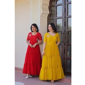 Diseño de Alta Calidad, Prendas Listas para Usar con Bordado de Cuentas y Flores Artificiales, Disponible a un Precio Accesible - Product Image 1