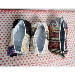 Lot de 3 trousses de toilette matelassées vintage 100 % Kantha avec fermeture éclair et pompons, grand format, écologiques et portables pour femmes - Product Image 4