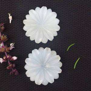 Natural Flashy White Moonstone Flower Shape Carved Gemstone 20MM Loose Stones For Jewelry Pendant Making Wholesale Bulk Supply - Product Image 3