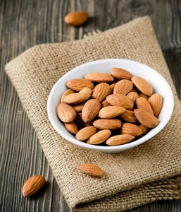 Almendras Crudas de California a Granel, Alta Calidad, Precio Mayorista de EE. UU. para la Industria de Snacks - Product Image 1