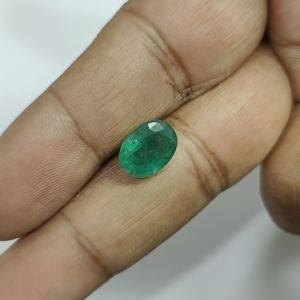 มรกตสีเขียวรูปไข่ 3.43 กะรัต จากแซมเบีย แผนภูมิพลอยราตติ 4.25 - Product Image 1