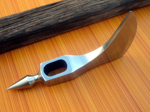 Hache avec lame en acier forgé, manche en bois, tête barbue, 4 pouces de tranchant, pour survie, usage DIY - Product Image 3