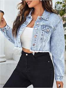 Chaqueta vaquera corta de mujer con dobladillo sin rematar, manga larga, botones y bolsillos - Product Image 5