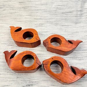 Anillos para Servilletas de Madera Tallados a Mano con Forma de Ballena |   Decoración Náutica para Mesa, Porta Servilletas con Temática Oceánica para Cenas - Product Image 1