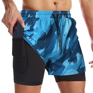 Shorts de sport 2-en-1 pour hommes, avec compression intégrée, imprimé tendance plage, poche téléphone, fabrication OEM en gros - Product Image 4