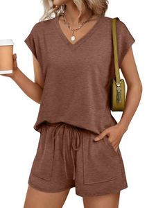 Sweat-shirt unisexe à manches courtes avec design numérique et col en V attrayant, style pull-over, couleurs tendance, design estival - Product Image 3