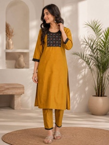 Ensemble Kurta en coton moutarde pour femme avec panneau brodé et pantalon assorti, coupe ample, tenue décontractée, style Inde Pakistan - Product Image 2