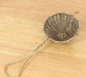 Ensemble de passoires à thé en acier inoxydable à mailles fines avec long manche, résistant à la rouille, prise en main facile pour le thé en vrac, les herbes et les épices - Product Image 2