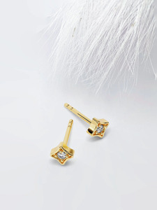 Pendientes de Diamantes Cultivados en Laboratorio en Forma de Cometa, Oro Amarillo - Product Image 5