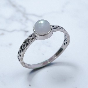 Bague de mariage élégante pour femme en argent sterling 925 avec labradorite et quartz, design ajouré à maillons entrelacés - Product Image 2