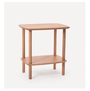 Table d'appoint minimaliste en chêne cerisier naturel, table basse à 2 niveaux en forme de coussin avec plateaux intégrés et pieds ronds lisses - Product Image 2