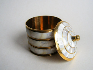Boîte à bijoux ronde luxueuse en bois avec incrustation de nacre et incrustation d'os stockage polyvalent pour conteneur acrylique de bijoux alimentaires - Product Image 4