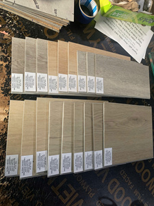 Planche de vinyle de luxe multicolore du fabricant à faible entretien 5mm 6mm 7mm 8mm LVP Spc Click Revêtement de sol imperméable pour le salon - Product Image 6