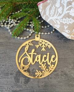 Adorno Navideño Circular de Madera con Nombre Marina, Diseño de Copo de Nieve Cortado con Láser, Decoración Rústica para Pared del Hogar - Product Image 3