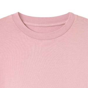 เสื้อยืดคอกลมแขนสั้นสีชมพูสำหรับผู้ชาย ทรงโอเวอร์ไซส์ ผ้าฝ้าย 100% สีพื้น ผ้าเจอร์ซีย์ถัก ย้อมสีเรียบ รุ่น 2027 - Product Image 3