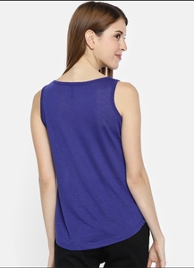 Camiseta sin mangas azul para mujer con estampado de viaje, cuello redondo, estilo casual, 100% algodón, tejido transpirable, logo frontal - Product Image 4