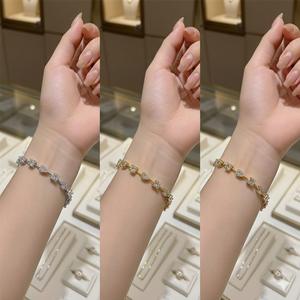 Bracelet tennis en argent sterling 925 avec diamants de laboratoire fantaisie multi-formes et chaîne en or pur 14 carats - Product Image 4