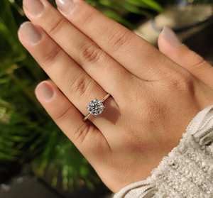 Anillo de Compromiso Clásico para Mujer con Moissanita de Corte Brillante de 1 Quilate, Oro Blanco Sólido de 18k, Sin Níquel, Sin Plomo, Joyería al por Mayor Personalizada - Product Image 4