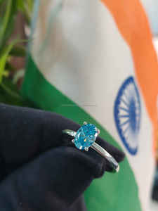 Bague de fiançailles élégante en or blanc avec diamant bleu taille ovale de luxe pour femme – Design personnalisé raffiné, style premium, idées cadeaux - Product Image 4